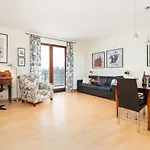 Apartamento Cracow Pilotow Cosy With Free Parking By Renters