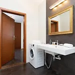 Cracow Pilotow Cosy With Free Parking By Renters Apartamento
