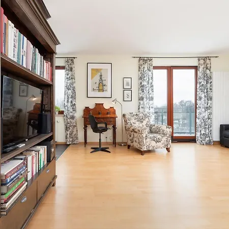 Cracow Pilotow Cosy With Free Parking By Renters Apartman