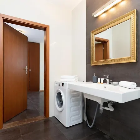 Cracow Pilotow Cosy With Free Parking By Renters 아파트