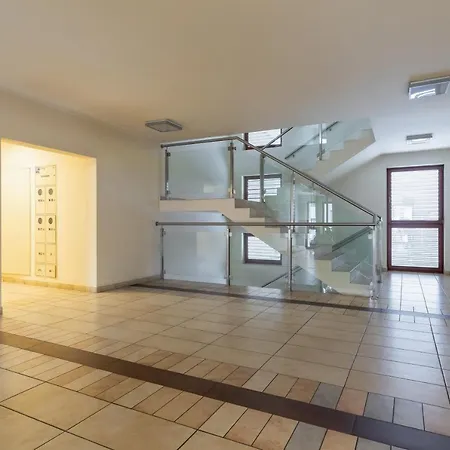 Cracow Pilotow Cosy With Free Parking By Renters Apartman